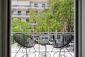 Elegant Big Apartment in Athens With Balcony