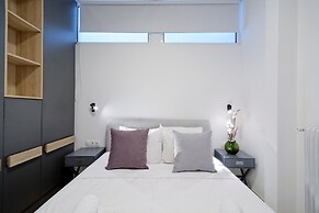 Elegant Big Apartment in Athens With Balcony