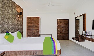 Treebo Varsha Palace