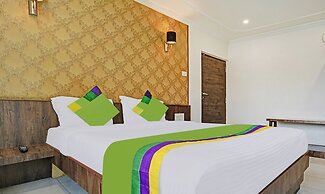 Treebo Varsha Palace