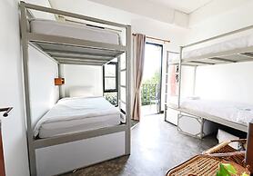 The Dearly Koh Tao Hostel