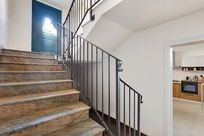 2732 Suite More by Barbarhouse