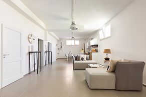 2732 Suite More by Barbarhouse