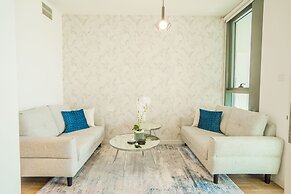 Nasma Luxury Stays - Al Raha Lofts 2