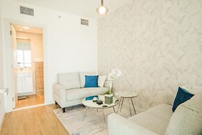 Nasma Luxury Stays - Al Raha Lofts 2