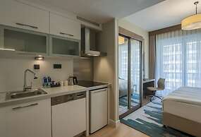 The Superior Living Batisehir
