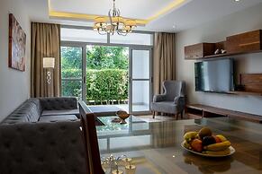 Vesta - Luxury Apt- 2BR - CFC II