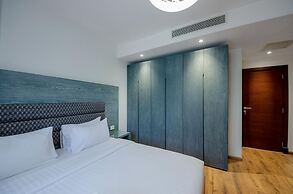 Vesta - Luxury Apt- 2BR - CFC II