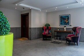 Vesta - Luxury Apt- 2BR - CFC II