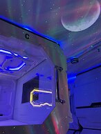 BMAX SPACEPODS