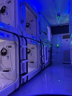BMAX SPACEPODS
