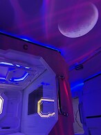 BMAX SPACEPODS