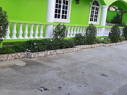 PeSheres Inn & Spa