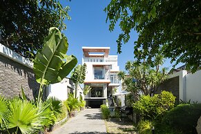 T P Pool Villa