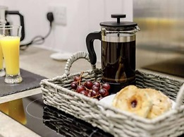 2-bed, Sleeps 4, Pets Welcome, Parking