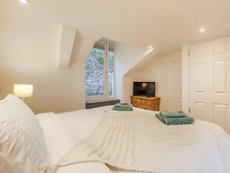 2-bed, Sleeps 4, Pets Welcome, Parking