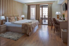 Pino Vere Palace Hotel