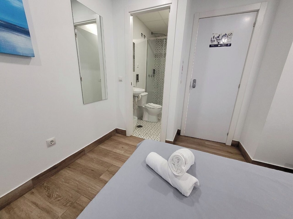 AYZ Elcano - Auto check-in property