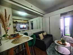 One Bedroom Balcony With Great Location and Value