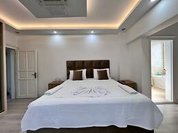 Luxury 7-bed Villa With Pool and Jacuzzi, Fethiye