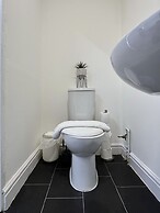 Hayy Vibrant Studios Queensgate