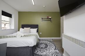 Hayy Vibrant Studios Queensgate
