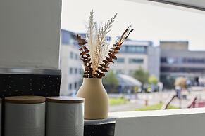 Hayy Vibrant Studios Queensgate
