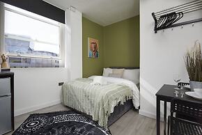 Hayy Vibrant Studios Queensgate