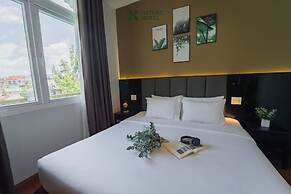 Nature Hotel - Luong The Vinh