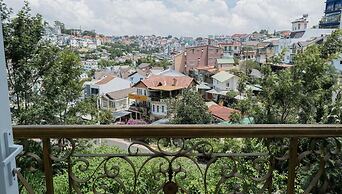 Nature Hotel - Luong The Vinh