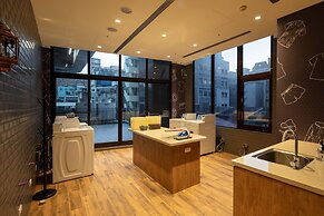 Roaders Plus Hotel Taipei Station