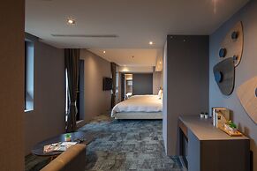 Roaders Plus Hotel Taipei Station