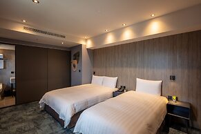 Roaders Plus Hotel Taipei Station