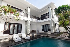 Maja Villa Batubelig by GenuineHost