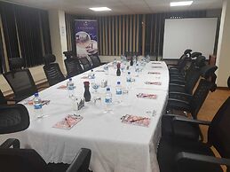 The Crossroads Hotel Westlands