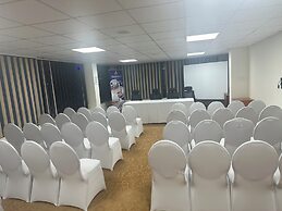 The Crossroads Hotel Westlands
