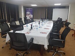 The Crossroads Hotel Westlands