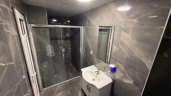Grand Black Hotel