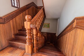 Kings Luxury Hotel
