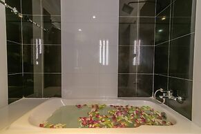 Kings Luxury Hotel