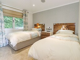 Lakeside Lodge