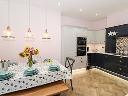 Eller Close House
