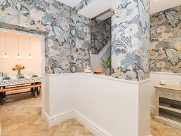 Eller Close House