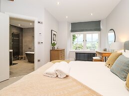 Eller Close House