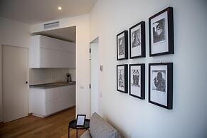 Luxury Apartment With Balcony