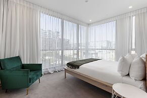 Modern & elegant living Wynyard Quarter