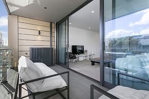 Modern & elegant living Wynyard Quarter