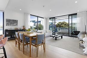 Modern & elegant living Wynyard Quarter