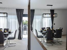 Villa Infinity