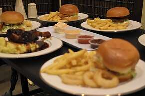 Royal Square Hotel - BHX & NEC